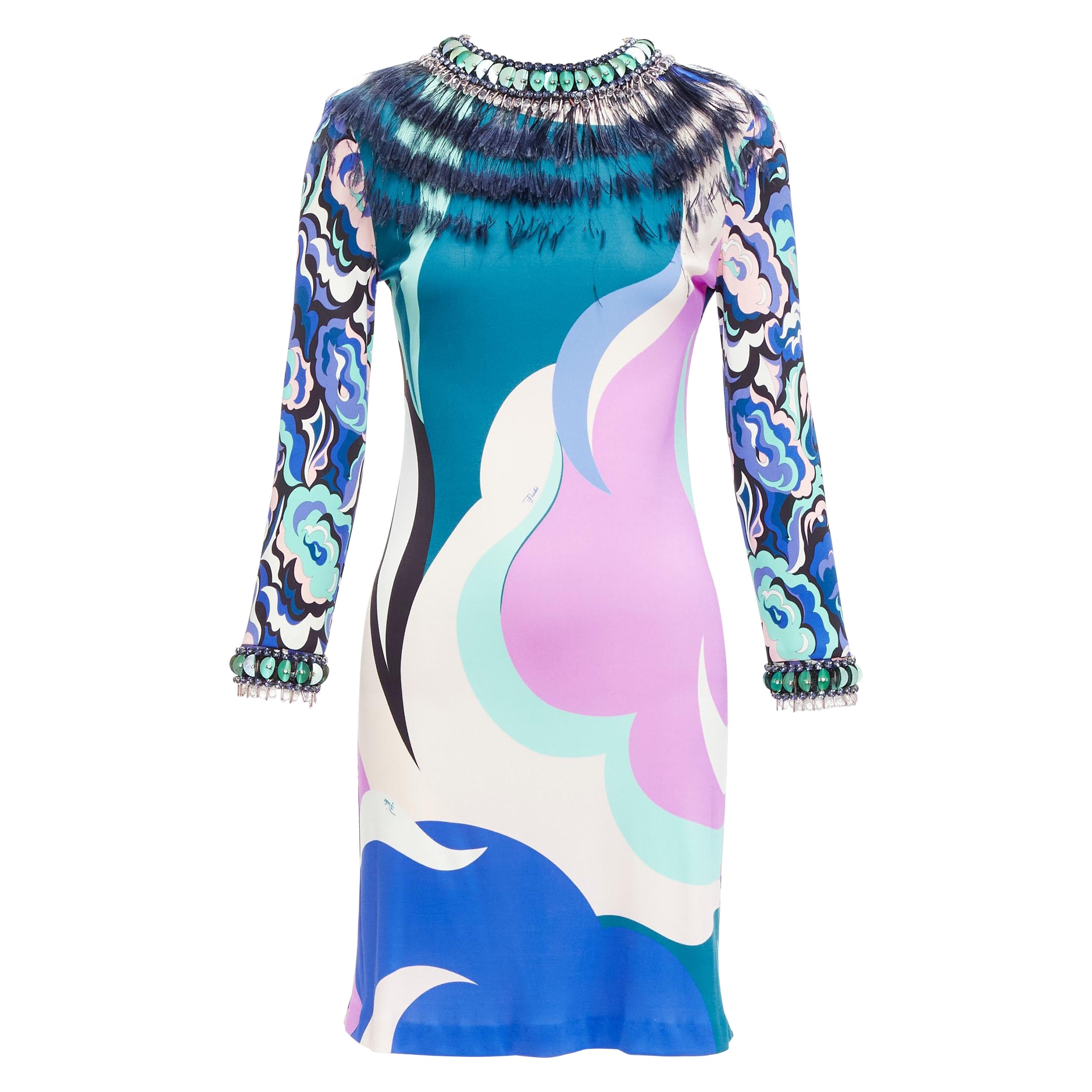 Emilio Pucci, abito con colletto di piume di struzzo rosa e blu impreziosito da cristalli