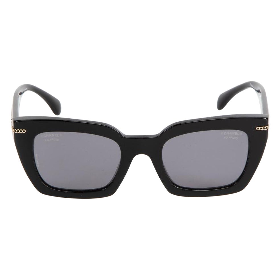 Chanel Black Square Logo Chain Detail Sunglasses For Sale