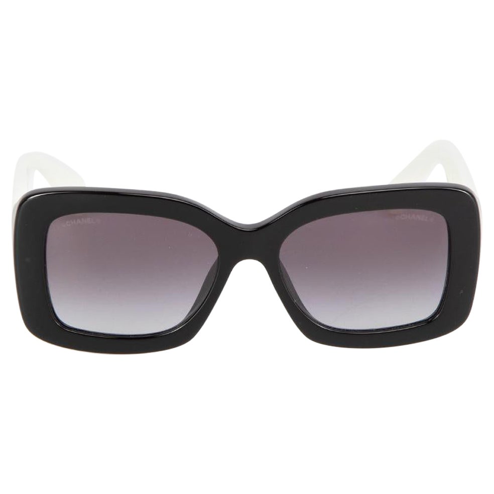 Chanel Black & White Quilted Arms Square Sunglasses For Sale