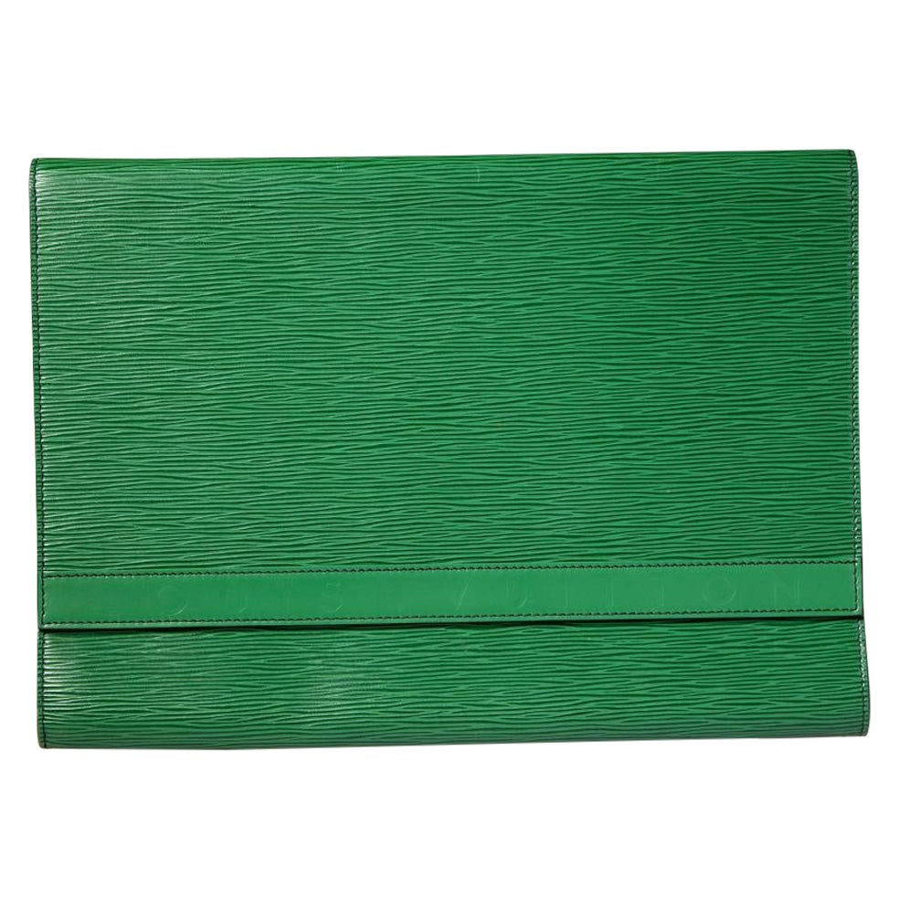 Louis Vuitton 1991 Green Epi Leather Large Clutch Bag For Sale