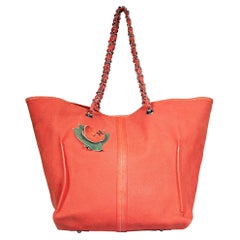 Chanel Rote Kaviarfarbene Camellia-Tasche aus Leder
