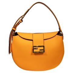 Fendi Orange Leder Croissant Umhängetasche