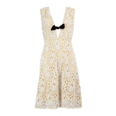 Vestido Burberry Blanco de Encaje Floral con Lazo Talla L