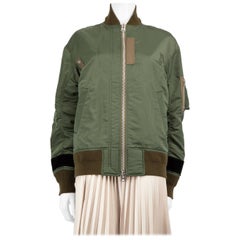 Sacai Khaki Bomber avec fermeture éclair, taille M