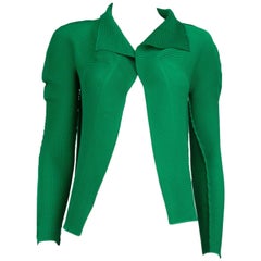Issey Miyake Grüne plissierte Jacke mit hohem Ausschnitt Größe M