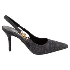 Versace Schwarze geblümte Medusa '95 Barocco Heels mit Absatz Größe SML S