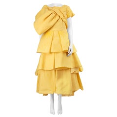 Isabel Sanchis, robe jaune surdimensionnée avec nœud, taille XXL