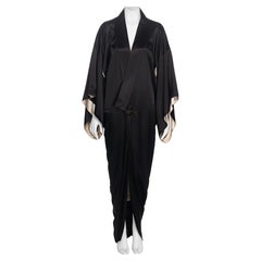 John Galliano Schwarzer Kimono-Kleidmantel aus Seide, F/S 1995