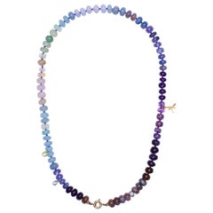 200 Karat Blauer Saphir und äthiopischer Opal Diamant Multi Charm Halskette in 14K