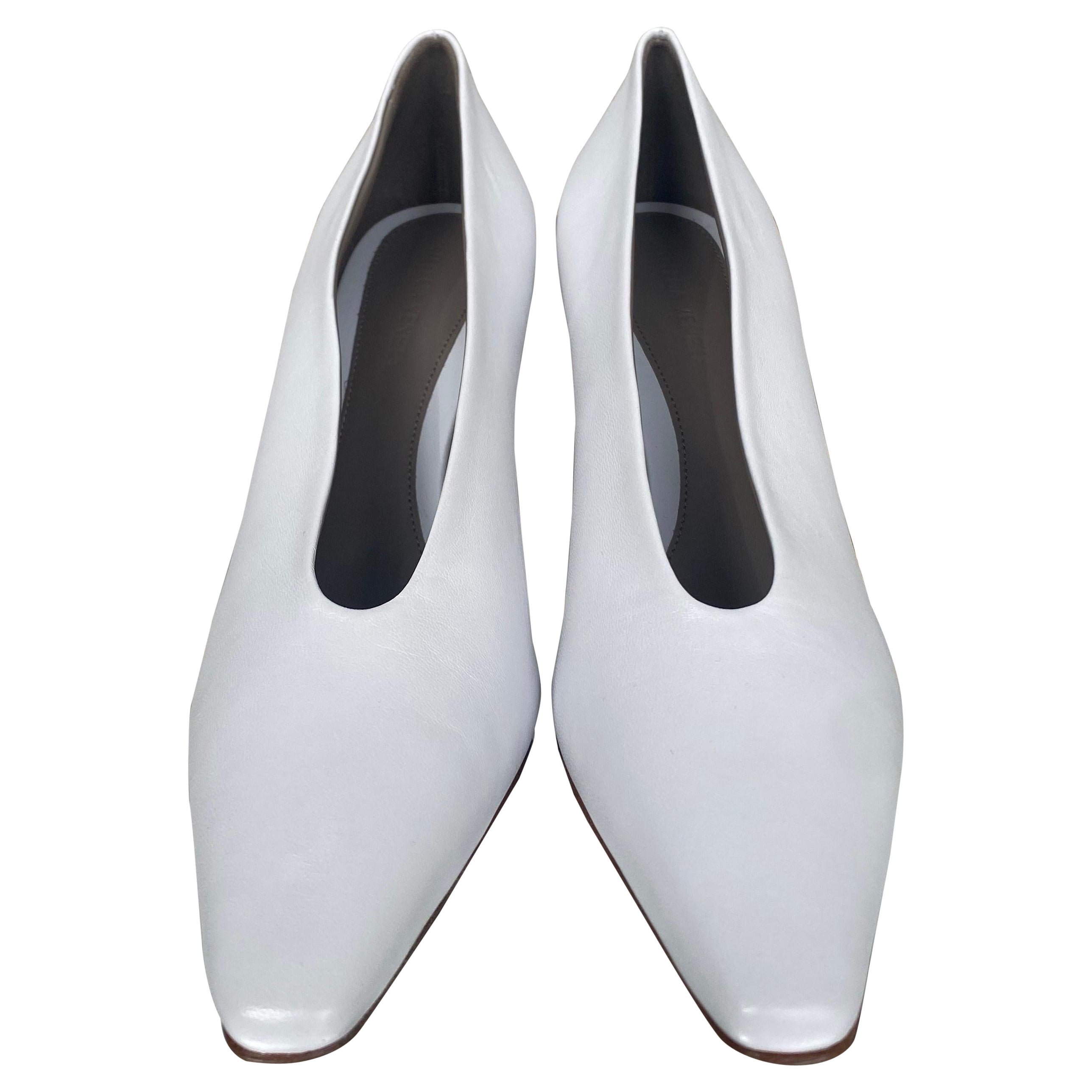 Bottega Veneta Weiße Schuhe im Angebot