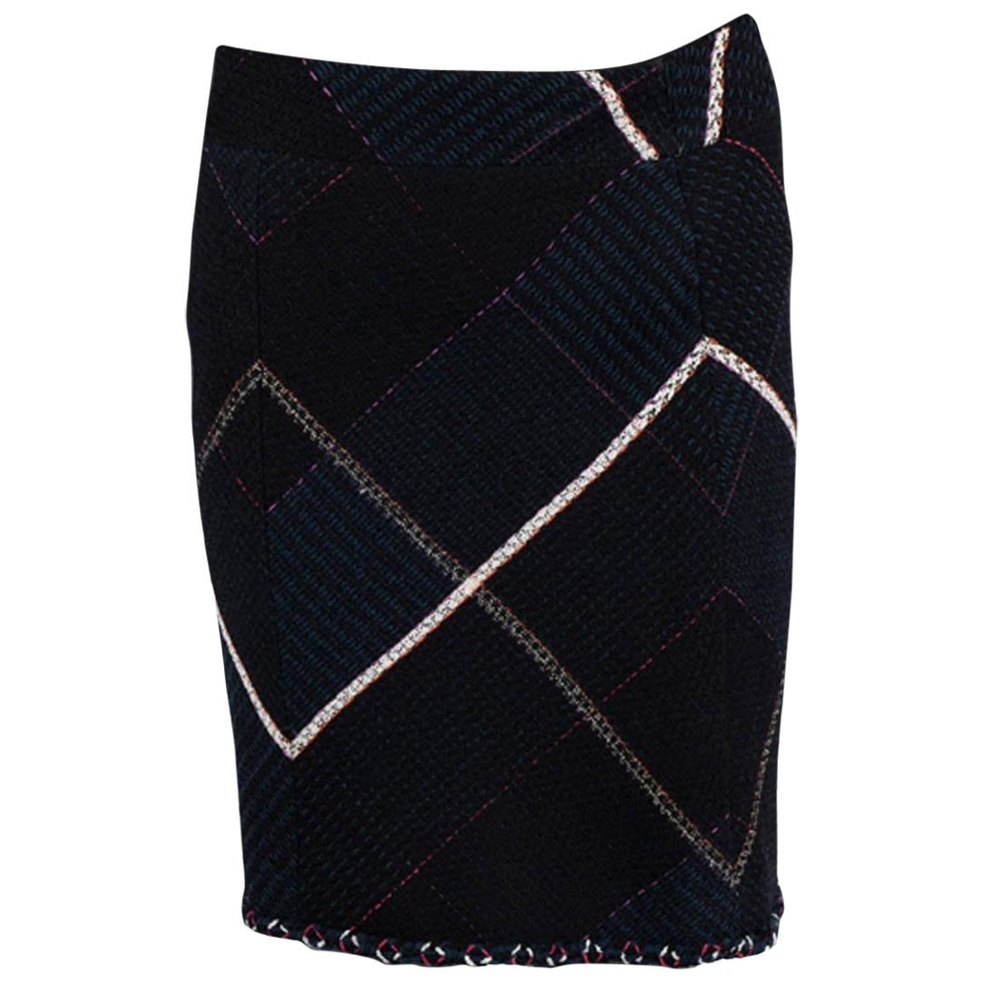 CHANEL black & navy  cotton blend 2007 07C BRAID TRIM TWEED Skirt 34 XXS For Sale