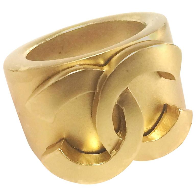 Vintage CHANEL gold tone thick type ring with large CC mark