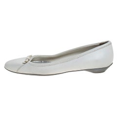 Ballerines Prada en cuir blanc avec nœud, taille 39