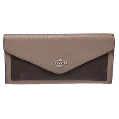 Used Coach Beige/Olive Green Leather Colorblock Continental Wallet