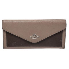 Coach Beige/Olive Green Leather Colorblock Continental Wallet