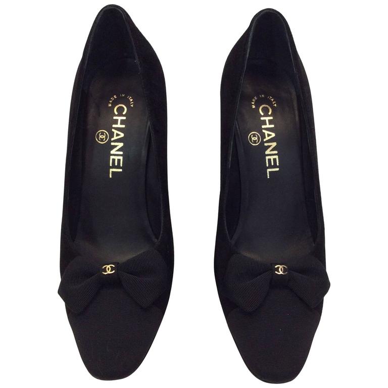Chanel Black Suede Pump with Bow Detail For Sale at 1stDibs