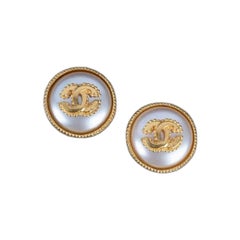 Vintage Chanel  Golden Metal Clip-on Earrings Fall, 1996
