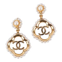 Boucles d'oreilles champagne en métal Chanel, 2019
