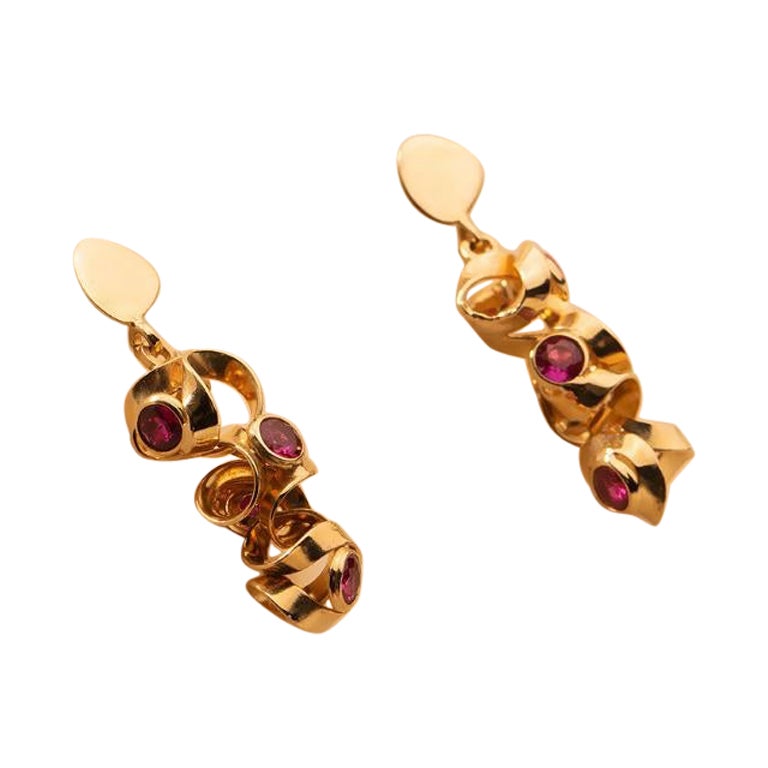 Boucles d'oreilles pendantes en or jaune 14K avec rubis