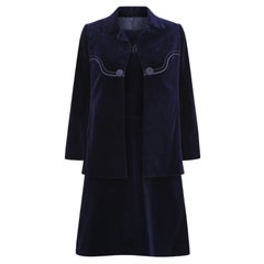 Traje de vestir de Alta Costura Carven de los años 60 en terciopelo azul marino y soutache