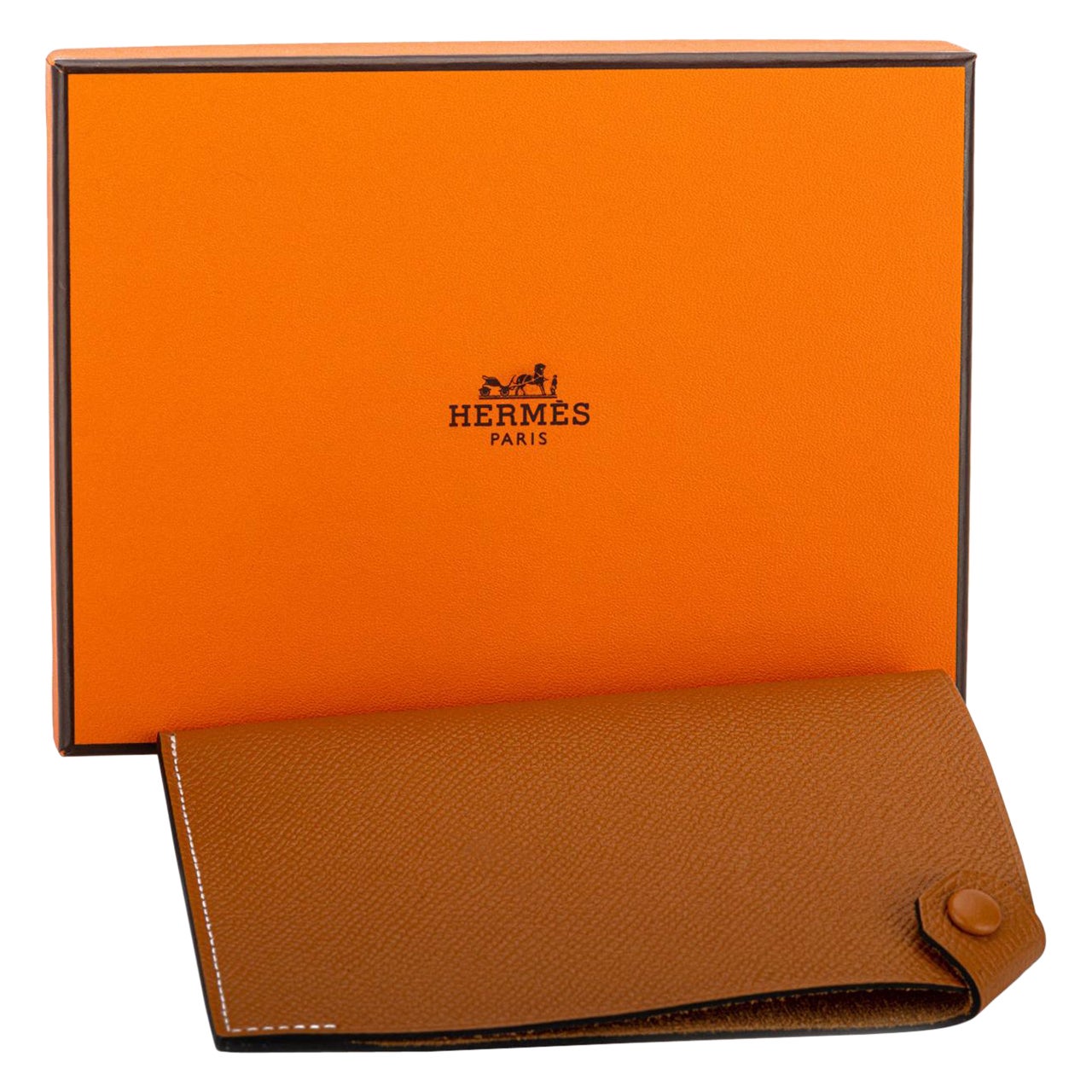 New in Box Hermès Gold Epsom Passport Cover For Sale