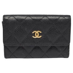 Chanel Schwarzes Kaviar gestepptes Leder CC Kartenetui mit Klappe