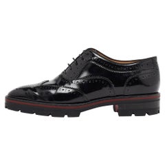 Christian Louboutin Brogue Oxfords aus Lackleder Charletta mit Schnürung aus Oxfords Größe 38