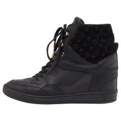 Louis Vuitton, pelle nera e camoscio Monogram, scarpe da ginnastica alte con zeppa, taglia 38