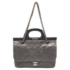 Chanel Bolsa Entrega CC Pequeña Piel Gris Acolchada Esmaltada