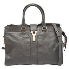 Saint Laurent Kleine Cabas Chyc Tote aus grauem Leder