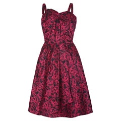 Vestido estampado de mariposas de seda roja de los años 50 Perrine Couture