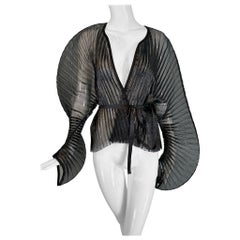 Sid Neigum Spring 2018 RTW Signature Sculptural Sheer Pleated Wired Wrap Top 