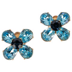 Orecchini con strass blu di Yves Saint Laurent