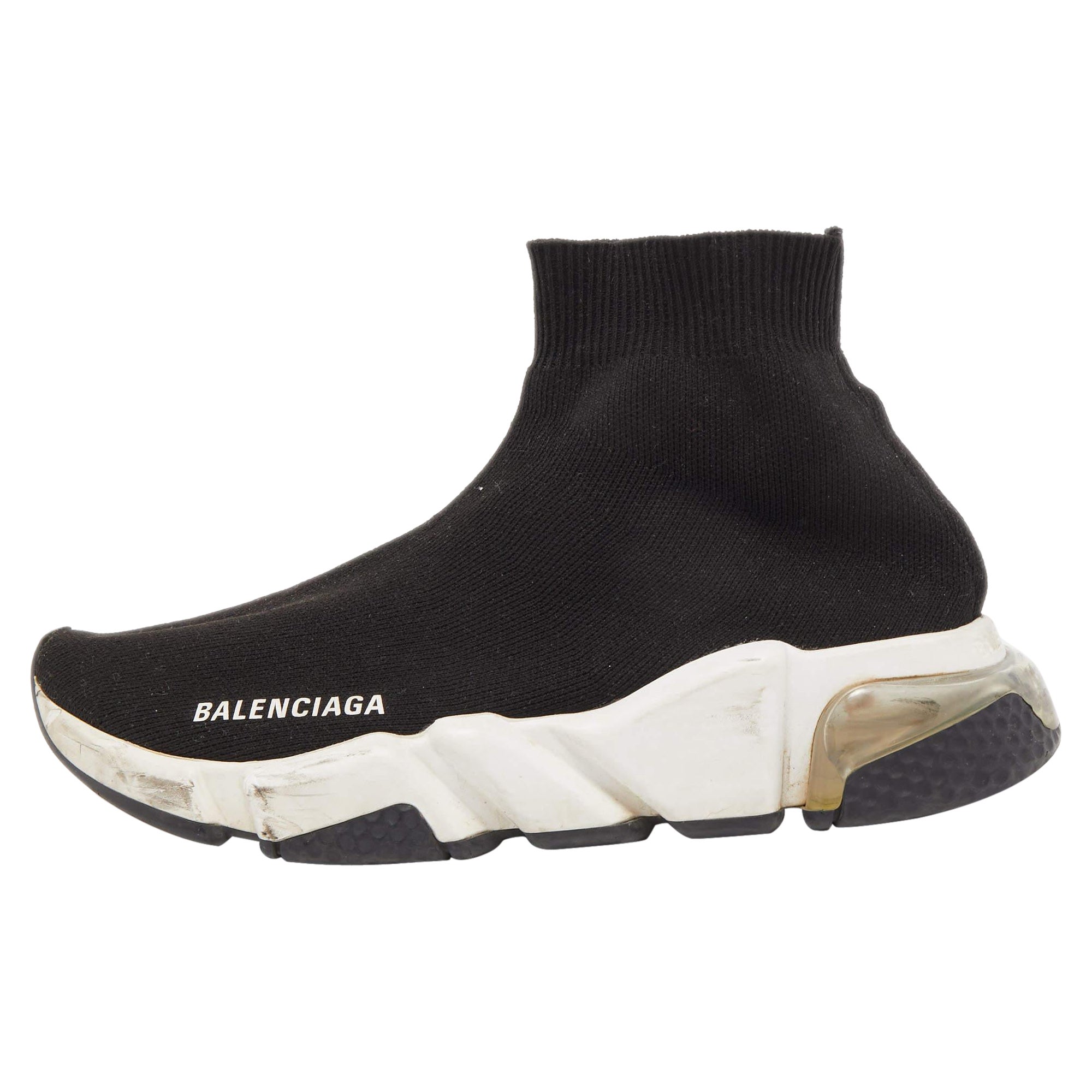 Are Balenciaga clothes unisex?