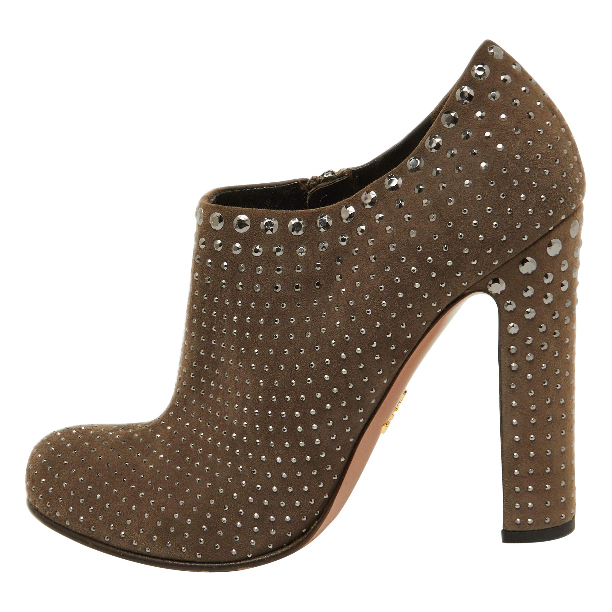 Prada - Bottines en daim cloutées Brown - Taille 38