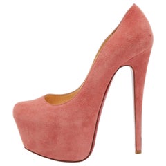 Christian Louboutin - Escarpins à plateforme Daffodile en daim rose, taille 36.5