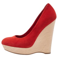 Saint Laurent Sandalias con cuña de ante rojo talla 35