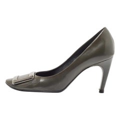 Roger Vivier Olive Green Patent Leather Trompette Pumps Size 38