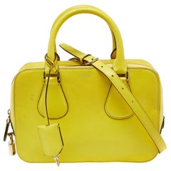 Borsa a tracolla con fotocamera in pelle gialla di Bally