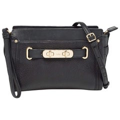 Borsa a tracolla Swagger in pelle nera di Coach