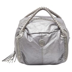 Marc Jacobs Hobo de piel gris con tachuelas