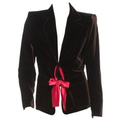 2003 Tom Ford for Yves Saint Laurent Velours brun chocolat avec nœud rouge Blazer