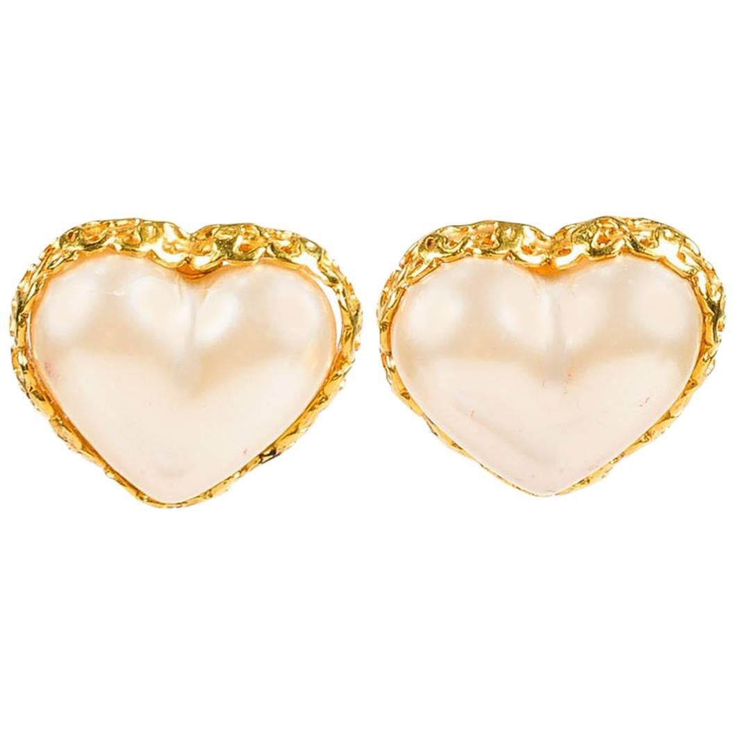 Vintage Chanel Season 28 Gold Tone Faux Pearl Heart 
CC
 Clip On Earrings For Sale