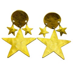  Vintage matte gold dangle stars designer runway clip on earrings