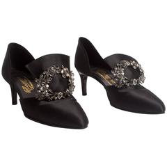 Chanel Haute Couture satin pumps with brooch by Massoro, circa 1950s 2