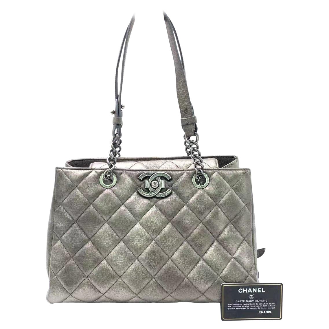 Chanel Portobello ChainTote Bag Piel de becerro plateada metalizada bronce