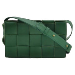 Umhängetasche aus grünem Leder von Bottega Veneta Cassette