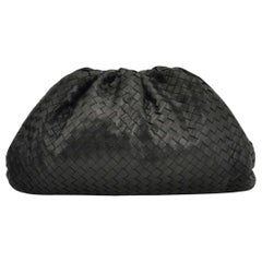 Bottega Veneta Pouch Large Intrecciato Black Calfskin Leather Clutch