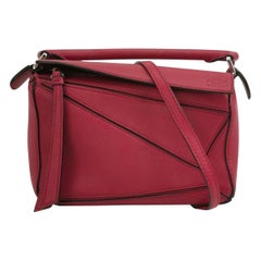 Bolso Crossbody Loewe Puzzle Mini de piel de becerro roja
