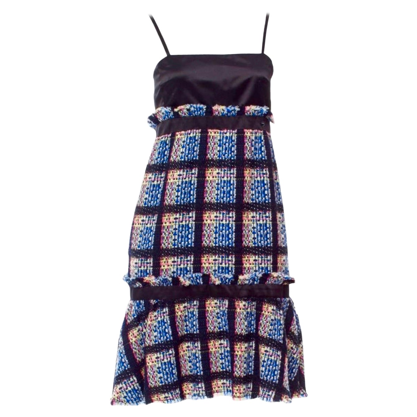 CHANEL Vestido de tweed fantasía de colores con ribetes de seda negra 38 en venta